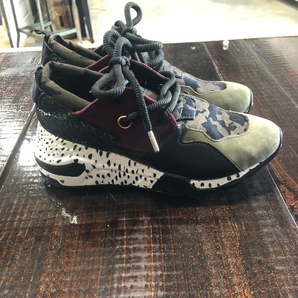Steve Madden Cliff Sneakers